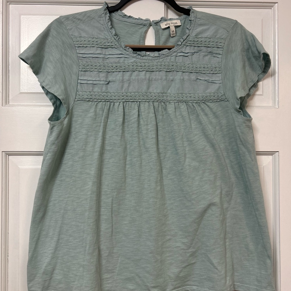 Ella Moss Light Sage Green Short Sleeve Blouse